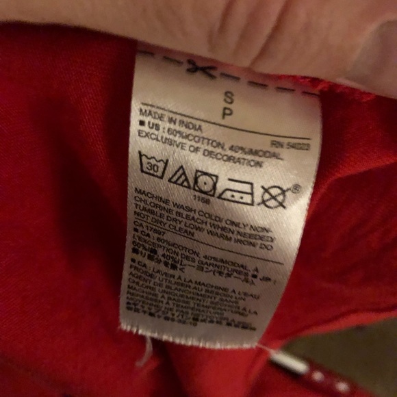 Red V-Neck Tee - Picture 4 of 4